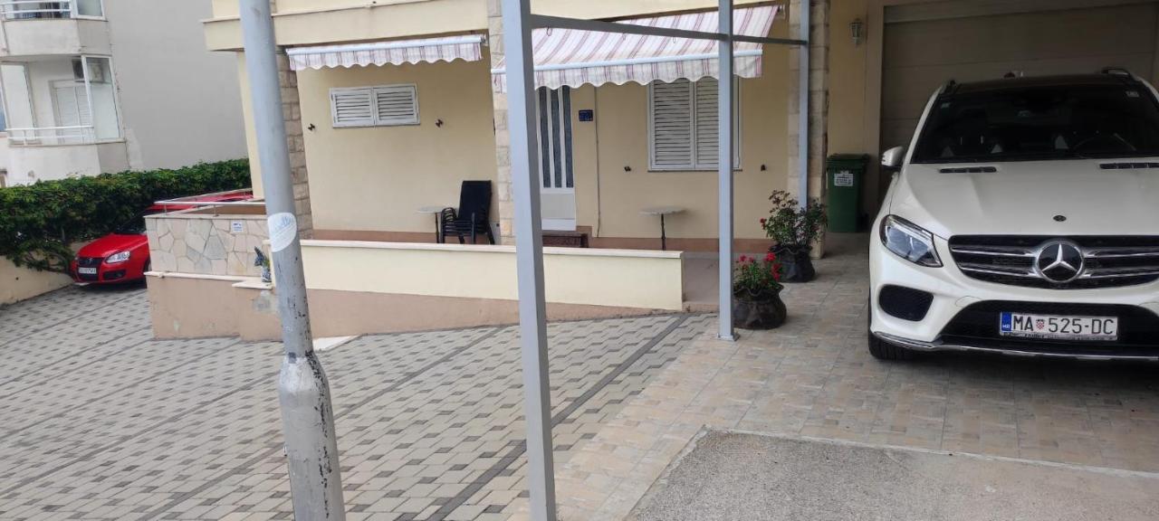 Villa Dm Baška Voda Eksteriør bilde